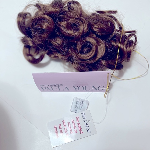 PAULA YOUNG FLOWING CLIP ON HAIRPIECE WIG A3314 COLOR 30 REDDISH BROWN NEW - Picture 3 of 3